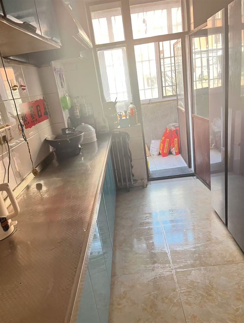 湖滨小区一楼出售