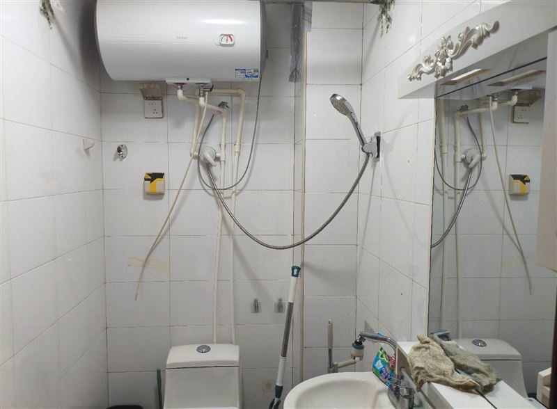 学府华庭四号楼七楼出租