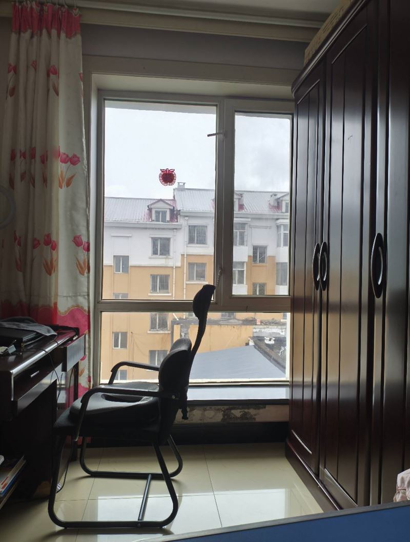 东方花园六楼，出卖