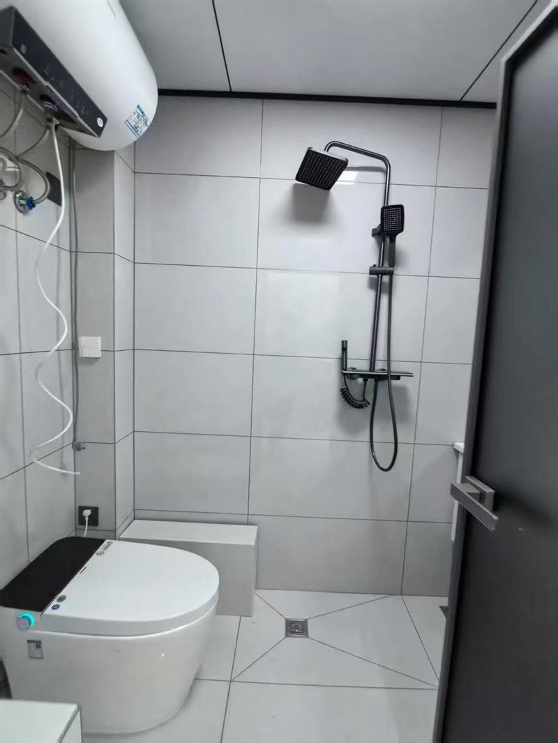 出售同仁小区三楼精装