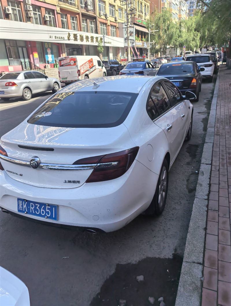 14年君威个人车